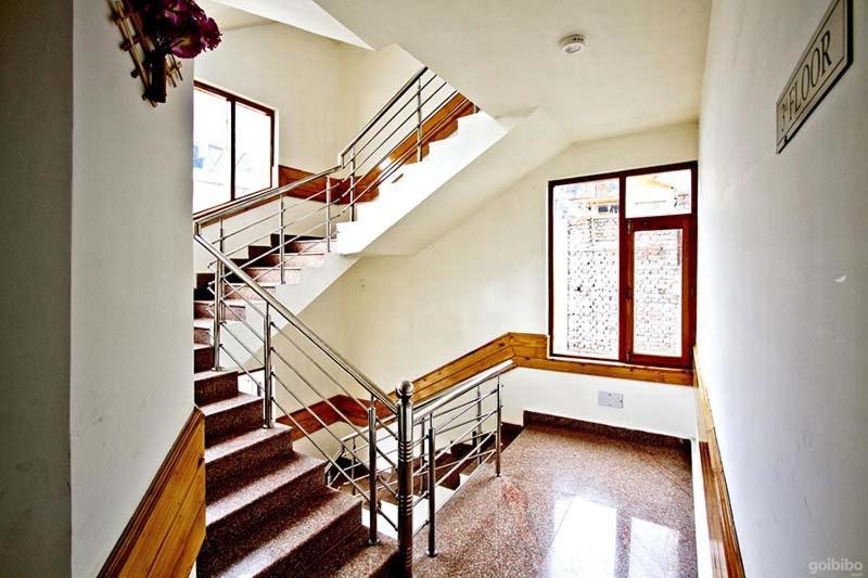 Hotel Uday Himalaya Manāli Dış mekan fotoğraf