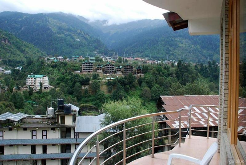 Hotel Uday Himalaya Manāli Dış mekan fotoğraf