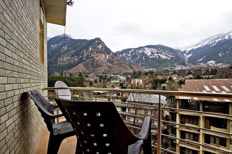 Hotel Uday Himalaya Manāli Dış mekan fotoğraf